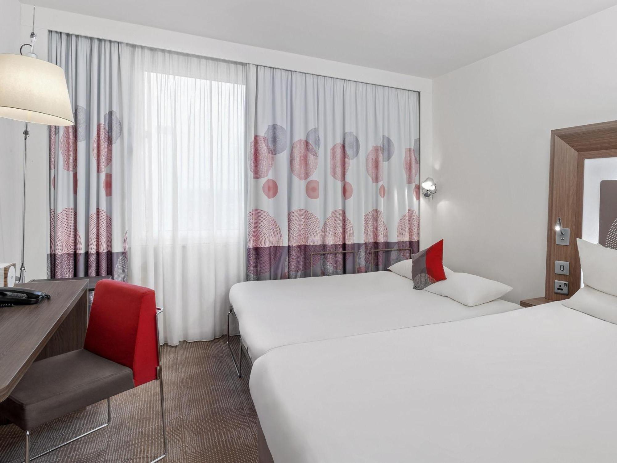 Camera Standard con 1 Letto Queen-Size e Divano-Letto